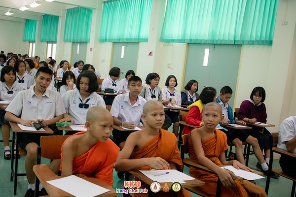 泰國僧侶組隊參加《極速領域》電競比賽奪冠