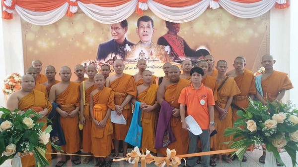 泰國僧侶組隊參加《極速領域》電競比賽奪冠
