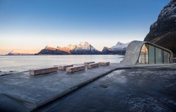 世界最美公廁坐落挪威！如厠可欣賞極光及午夜太陽