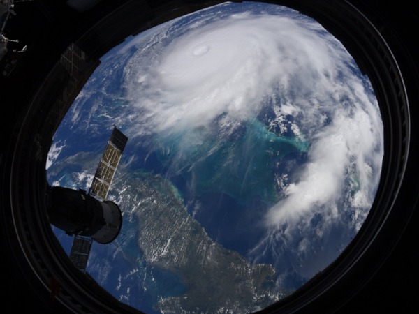 美國 NASA 太空人相片捕獲颶風多利安風眼