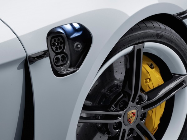 【e＋車路事】Porsche 保時捷發布首款電動跑車 Taycan！「0－100」僅需 2.8 秒