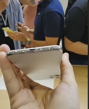 【iPhone 11 實測】Apple 發佈會上手試玩！iPhone 11 Pro Max 磨砂手感佳．iPhone 11 綠色搶眼