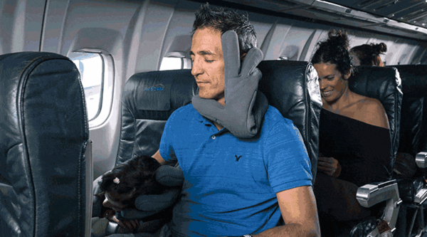 坐飛機瞓覺不再左搖右擺！外國眾籌網推 My Daddys Arms 旅行頸枕