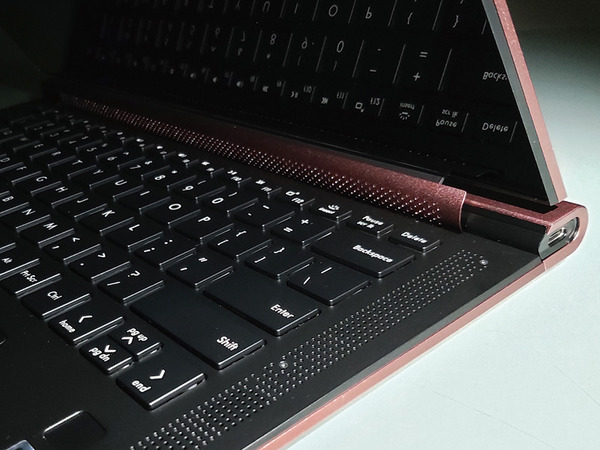 哥德美學 盡顯不平凡 AVITA ADMIROR