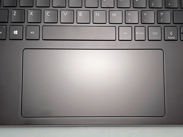 哥德美學 盡顯不平凡 AVITA ADMIROR