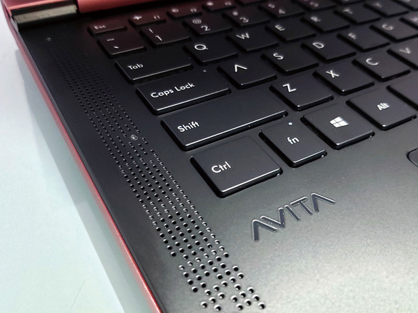 哥德美學 盡顯不平凡 AVITA ADMIROR