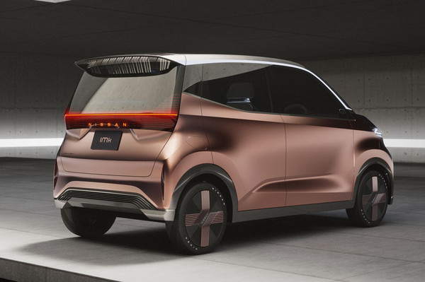 【e＋車路事】Nissan IMk concept 概念車好恐怖？竟設 3D 虛擬乘客伴上路