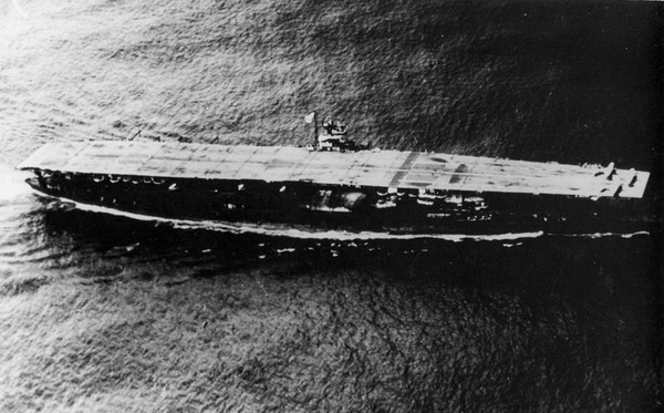 RV Petrel 沉船搜索隊  尋獲日本二戰航母「赤城號」 