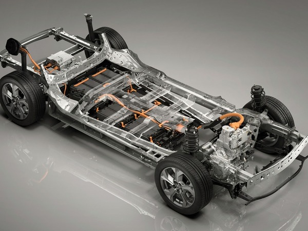 【e＋車路事】萬事得 Mazda MX-30 首款電動車登場 雙門對開顯氣勢