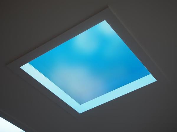 Panasonic 創人造天窗 在密室亦有置身室外感