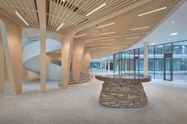 荷蘭 Triodos 銀行用 16 萬顆螺絲 建可拆式環保大型木屋