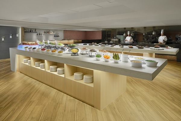 香港萬怡酒店新推住宿＋自助餐優惠   平安夜入住包自助餐＄1800 有找