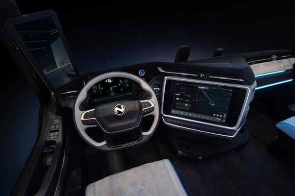 【e+車路事】Tesla Semi 拖頭對手登場 Nikola Tre 電動拖頭免費預訂?