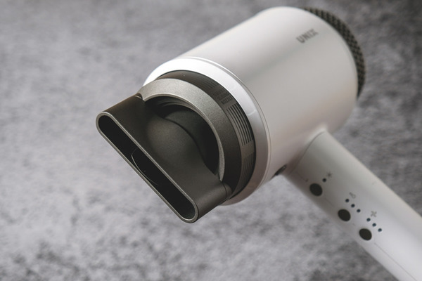 實測韓國UNIX AIRSHOT負離子頂級風筒 快乾、順滑、造型提升