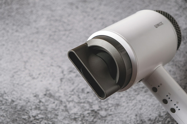 實測韓國UNIX AIRSHOT負離子頂級風筒 快乾、順滑、造型提升