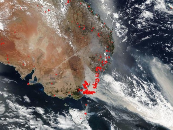 澳洲總理莫里森表示山火持續多月有徵兆？ 衛星實時動態圖像揭澳洲上空一片通紅