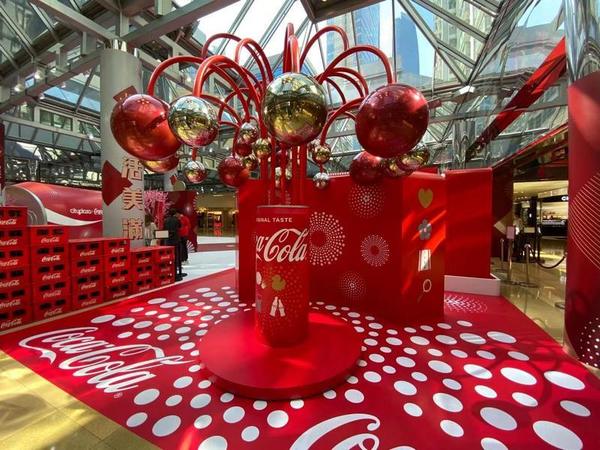 太古城 x Coca-Cola 五大遊戲迎新春  桃花打卡位＋自製可樂樽身貼紙