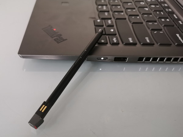 軍規耐用 Lenovo ThinkPad X1 Yoga     商務機玩變形！