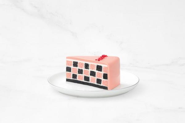 Lady M 全球首次亮相「士多啤梨棋盤蛋糕」 成香港限定口味