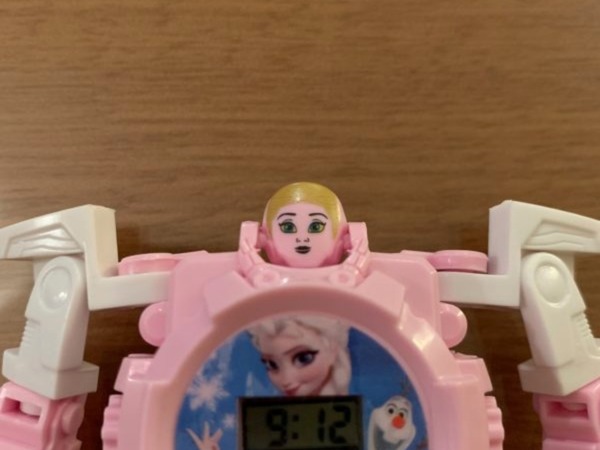 日本網友分享「崩壞版 Frozen 手錶」 類似產品 Amazon 只售 HK＄35