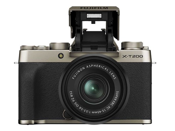 Fujifilm X-T200    平價輕便入門無反相機