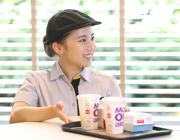【新冠肺炎】日本麥當勞禁員工佩戴口罩上班  原因同笑容有關？