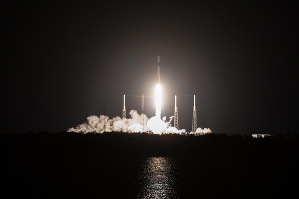 SpaceX補給火箭昇空 高達進入國際太空站
