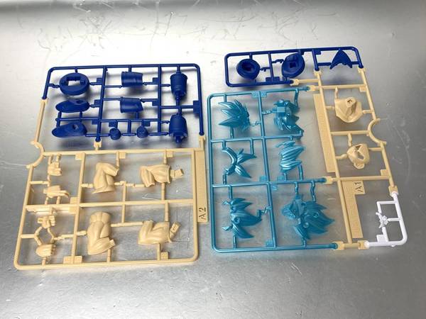 EG龍珠模型人偶 超藍悟空‧比達【素組】