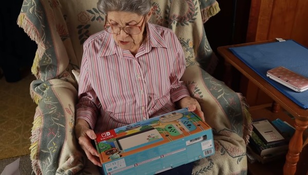 88 歲機迷婆婆獲網民集資贈送《動物森友會》！不捨舊島民決兩代遊戲一齊玩