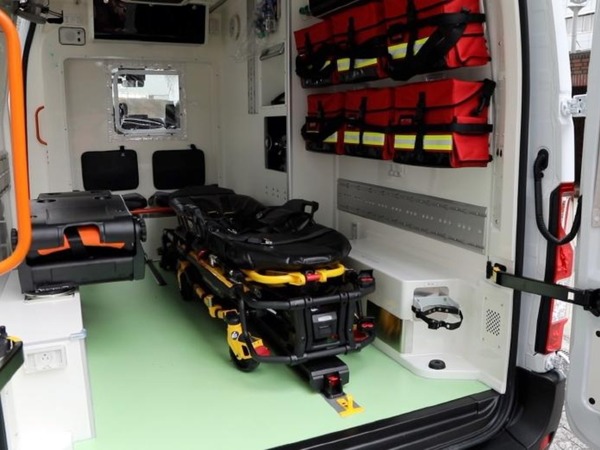 【e＋車路事】日本首輛電動救護車東京上路 日產 Nissan NV400 改裝