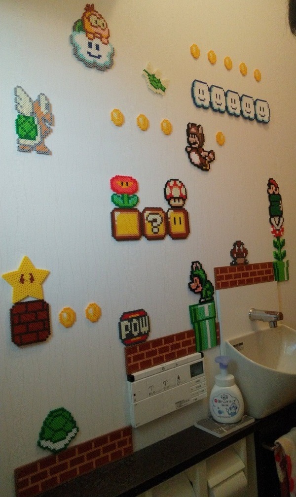 疫情留家太無聊？日本 62 歲父親打造 Super Mario 廁所