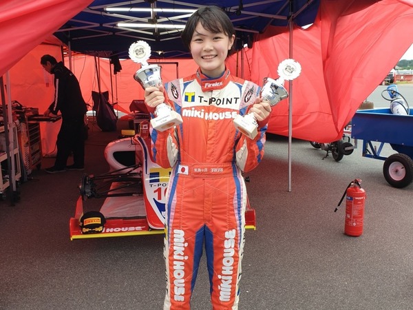 【e＋車路事】14 歲日本女車神首戰丹麥 F4 即奪冠  前 F1 車手野田英樹愛女圖步父後塵