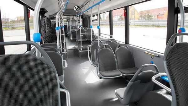 【e＋車路事】電動巴士雙連發  Benz 新車可載 146 人