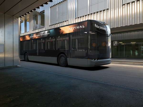 【e＋車路事】電動巴士雙連發  Benz 新車可載 146 人