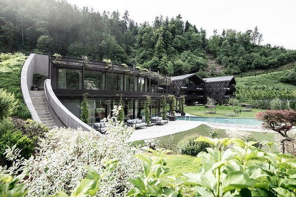 意大利 Apfelhotel 奇葩設計惹熱議！網民笑：古墓派建築？