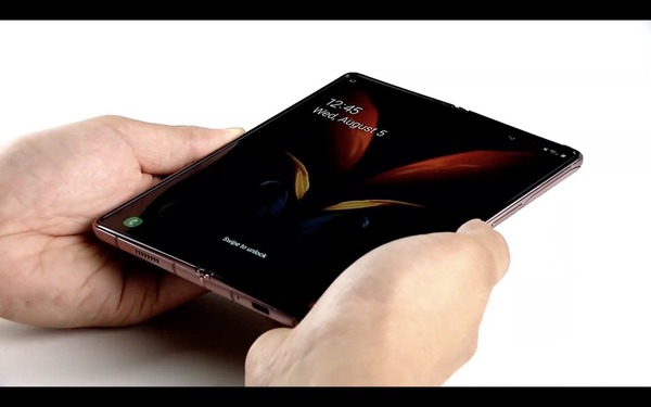 Samsung Galaxy Z Fold 2 二代摺機現真身