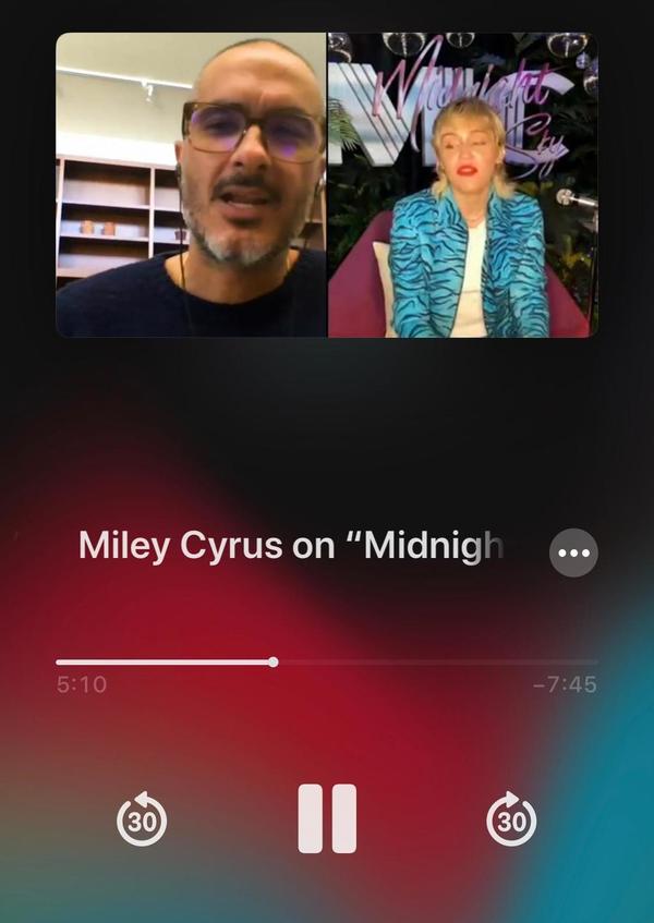 Apple Music 獨家！美國女歌手 Miley Cyrus 分享保持清醒的重要性