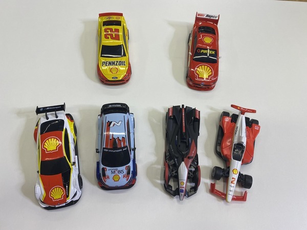 【開箱試玩】SHELL 油站入油換購藍牙遙控賽車 一套 7 款可連接手機操控