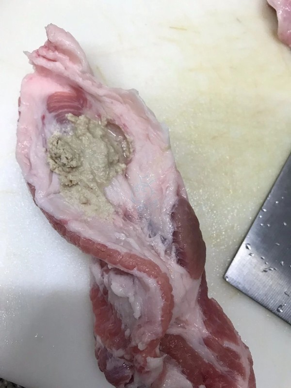 【超恐怖】港媽超市購豬肉含噁心「膿瘡」  食安中心：不要食用受影響部位
