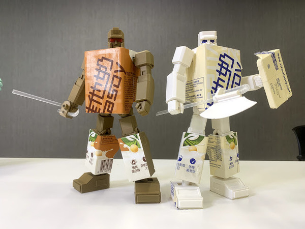 【本土特色】模型達人自創維他奶機械人！由紙模型玩到 3D 打印