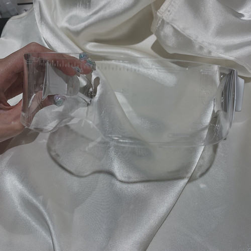 未來風發光護目鏡登場！型格十足極速賣斷市