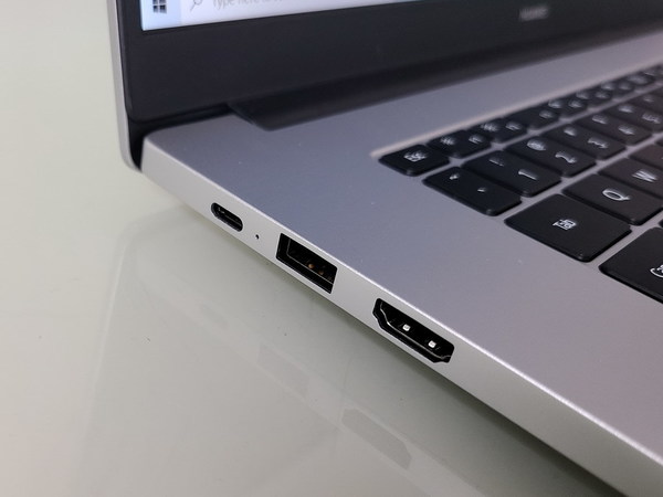 AMD 輕薄作！   Huawei MateBook D15 金屬一體化
