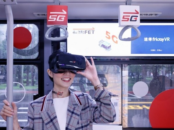 【e＋車路事】深夜試乘台北 5G 自動駕駛巴士  車內享 VR 視聽娛樂