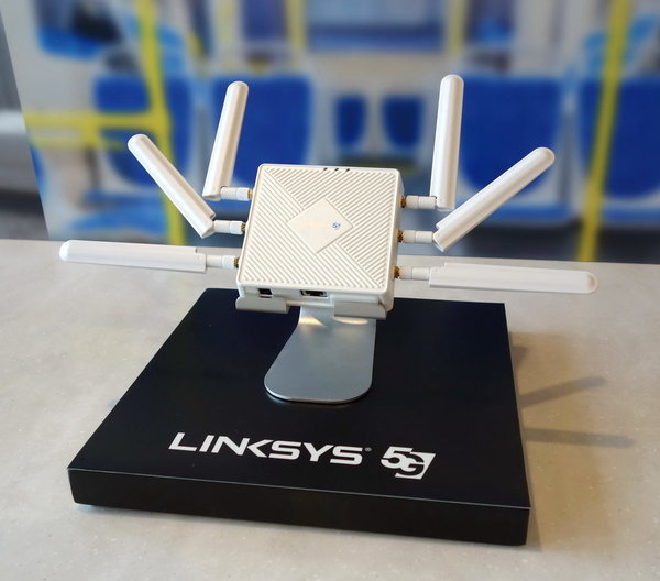 實測 Linksys FGHSAX1800 5G 流動熱點！全球最輕‧最薄！