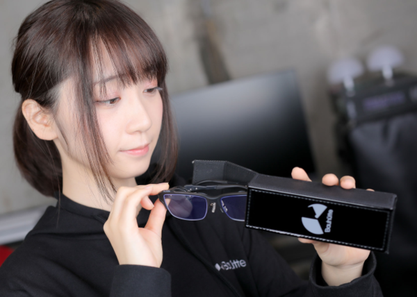 【多圖】日本電競厰 Bauhutte 再推「電競眼鏡」  又是伊織萌代言
