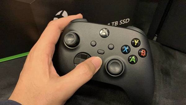 次世代黑柱 XBOX Series X|S開箱