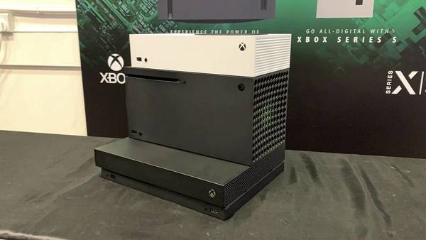 次世代黑柱 XBOX Series X|S開箱