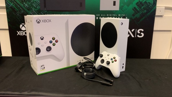 次世代黑柱 XBOX Series X|S開箱
