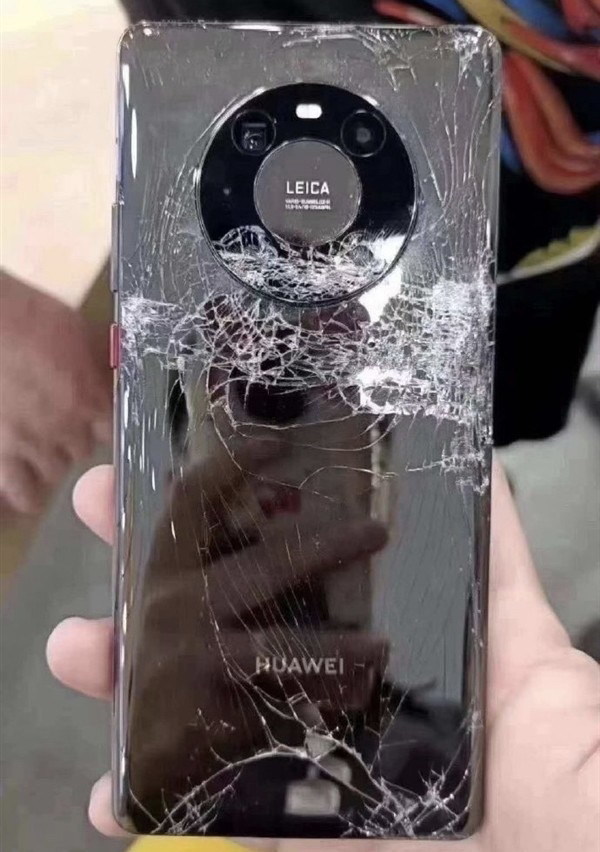 HUAWEI Mate 40 Pro 首爆?!機背幾乎粉碎