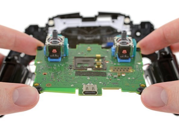 大量模組化設計 PS5 DualSense手掣拆解